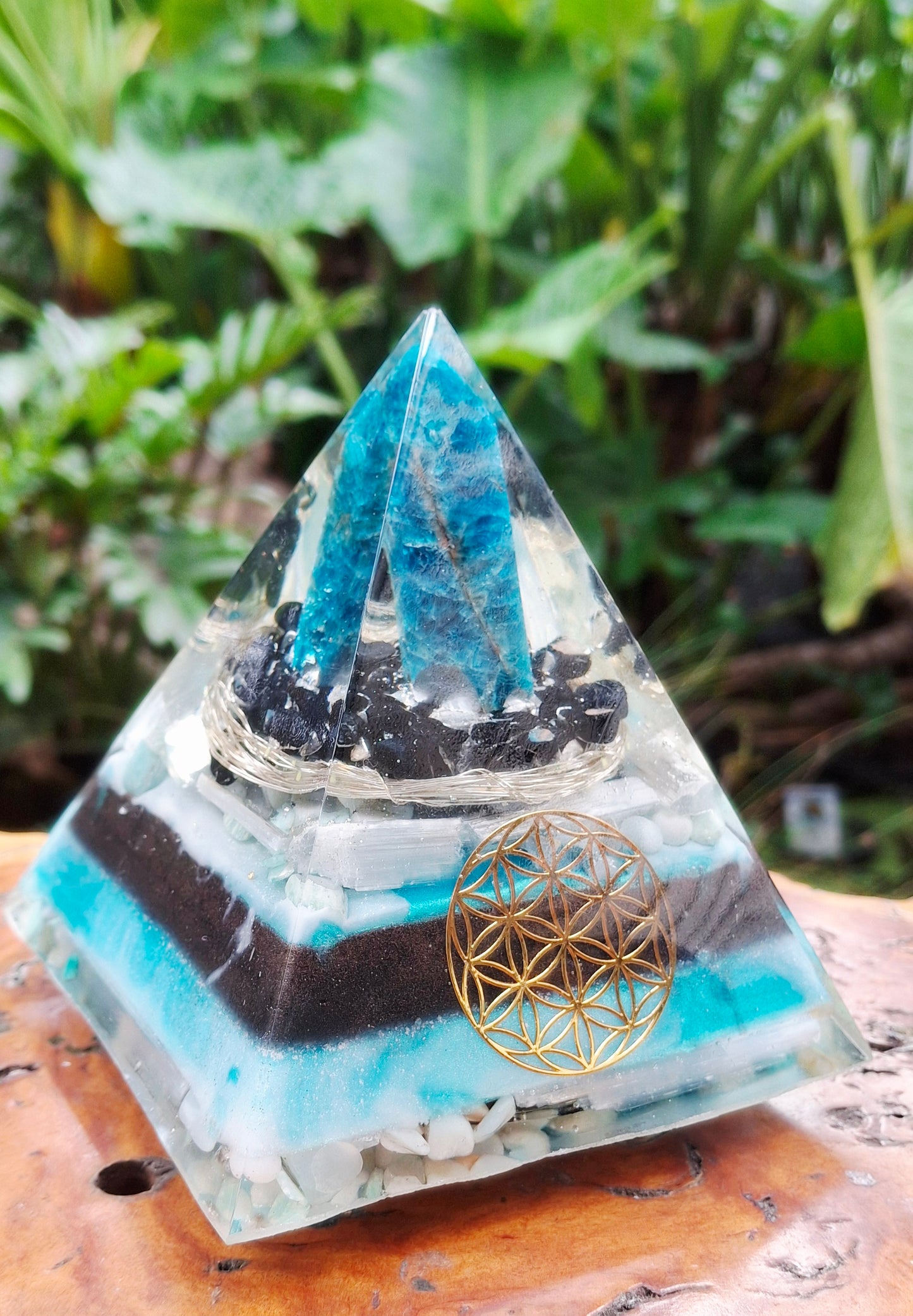 Apatite Orgonite Pyramid Lamp