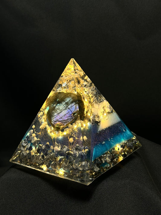 Labradorite Heart Orgonite Lamp