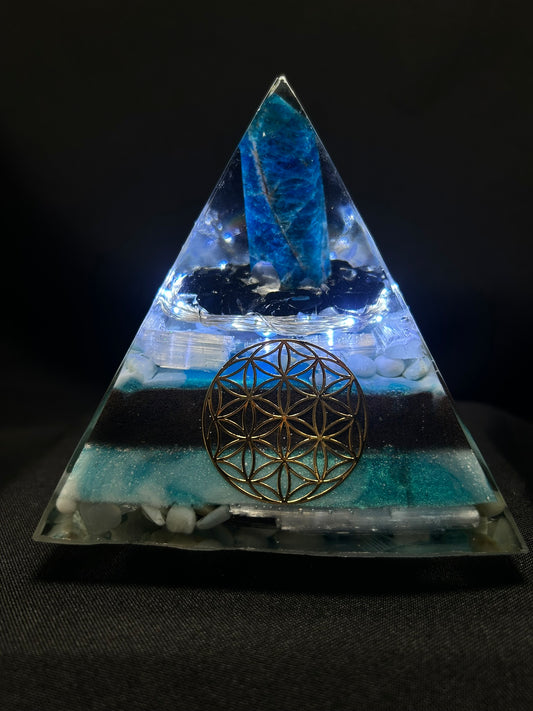 Apatite Orgonite Lamp