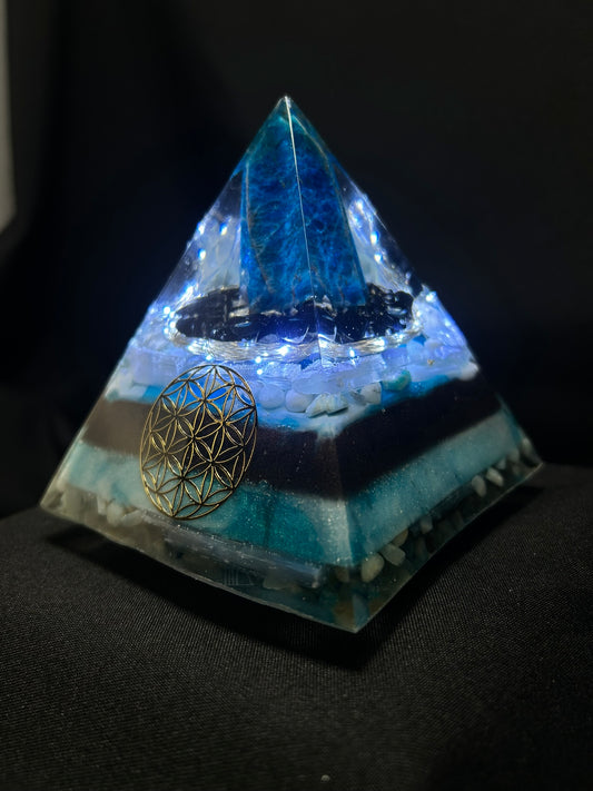 Apatite Orgonite Lamp