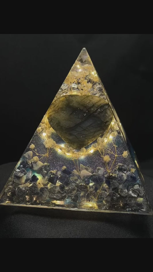 Labradorite Heart Orgonite Lamp